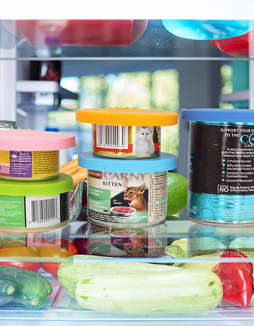 Load image into Gallery viewer, Pet Food Can Cover Silicone Can Lids for Dog and Cat Food(Universal Size,One Fit 3 Standard Size Food Cans)
